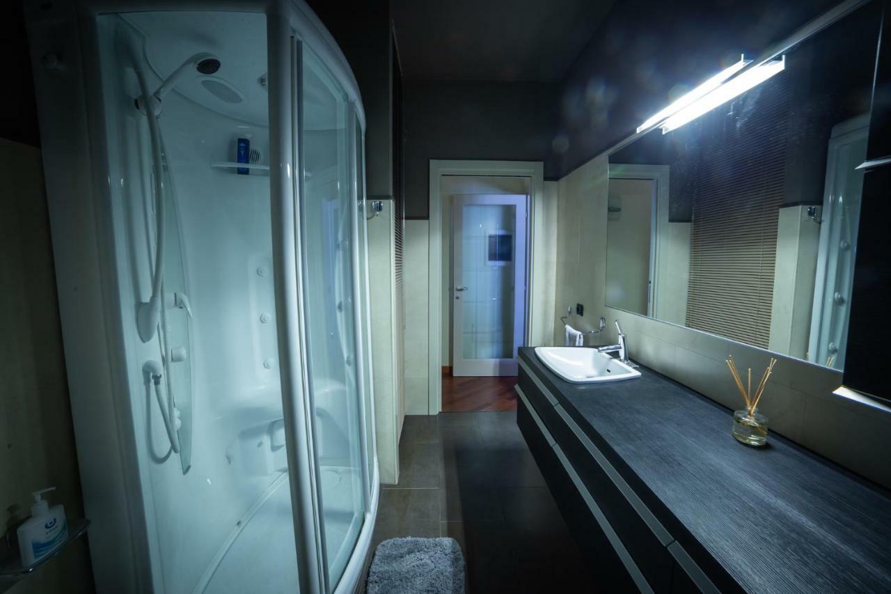 Apartmán Cinematic Modern Flat, 100 Mt Da Ospedale Ravenna Exteriér fotografie